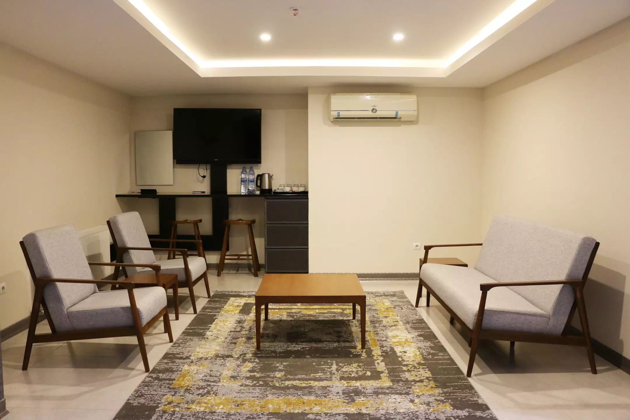 Alibaba https://cdn.alibaba.ir/ostorage/hotel-accommodation-images/67028d4cf6ad7f9b8fab068b_0584a984-b30e-4efe-aca7-1c2d1836ec77_08- دلگشا- سوئیت دوخوابه 4 تخته (1).webp